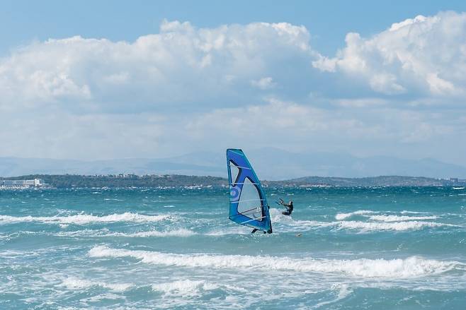 Summer Windsurfing Spots: Top 4 Regions Windsurfing in Jeju Island