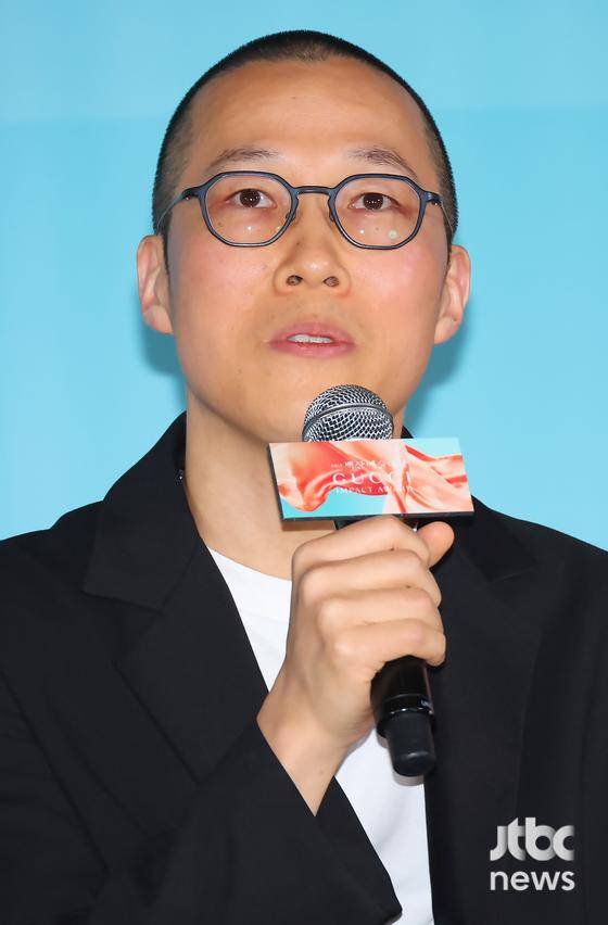 26일 오후 서울 메가박스 성수점에서 '구찌 임팩트 어워드 GUEST VISIT' 행사가 열렸다. 이날 모더레이터를 맡은 배우 김신록과 '그녀에게' 이상철 감독, 배우 김재화 '대도시의 사랑법' 배우 노상현, '되살아나는 목소리' 시네마달 김명주 팀장, '아침바다 갈매기는' 박이웅 감독, '정순' 정지혜 감독, 배우 김금순이 참석해 자리를 빛냈다. 박세완 엔터뉴스팀 기자 park.sewan@jtbc.co.kr