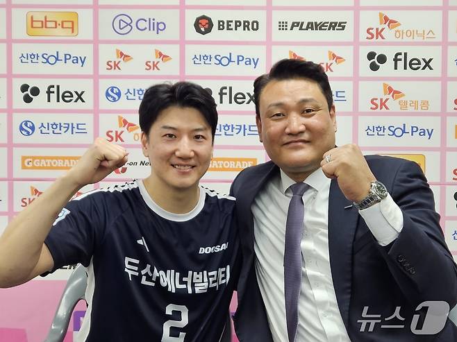 정의경(왼쪽)과 윤경신 감독 ⓒ News1 안영준 기자