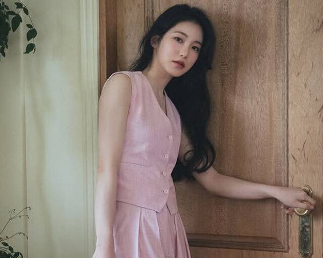 신예은에 대한 누리꾼들의 관심이 집중되고 있다. / 신예은 SNS 캡처