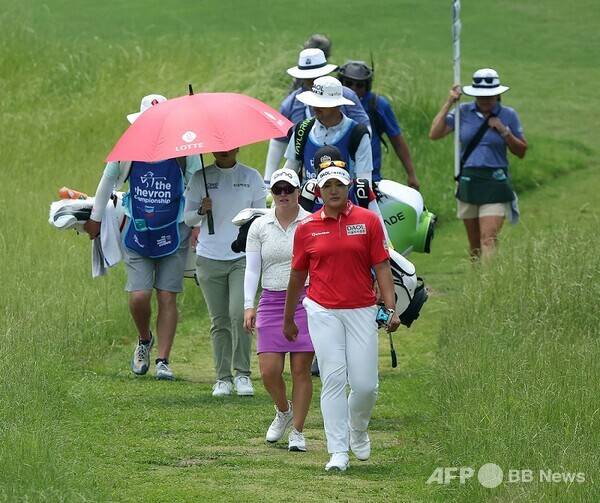미국여자프로골프(LPGA) 투어 2025시즌 첫 메이저 대회 셰브론 챔피언십에 출전한 유해란, 최혜진 프로, 마농 드 로이(벨기에)가 3라운드에서 동반 경기하는 모습이다. 사진제공=ⓒAFPBBNews = News1