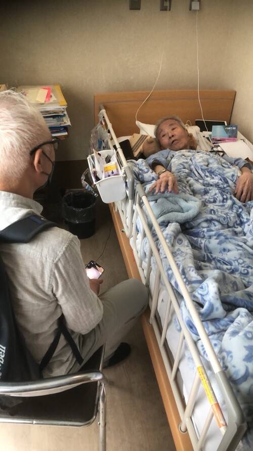 김대중 납치사건 50주년이 된 2023년 여름 후루노 선생은 병상에 누워서도 책을 또 내겠다고 의욕을 보였다. 필자 제공