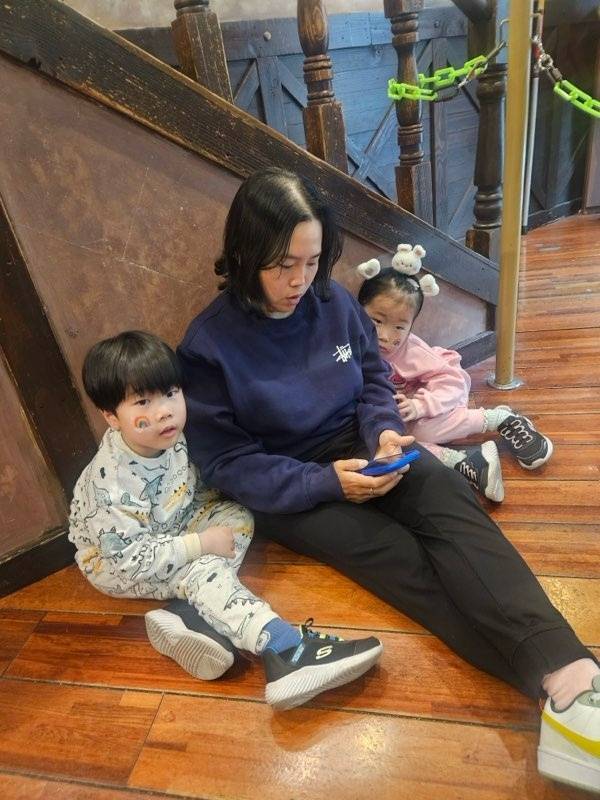 프로골퍼 안선주와 쌍둥이 자녀 태율, 태린. (안선주 제공)