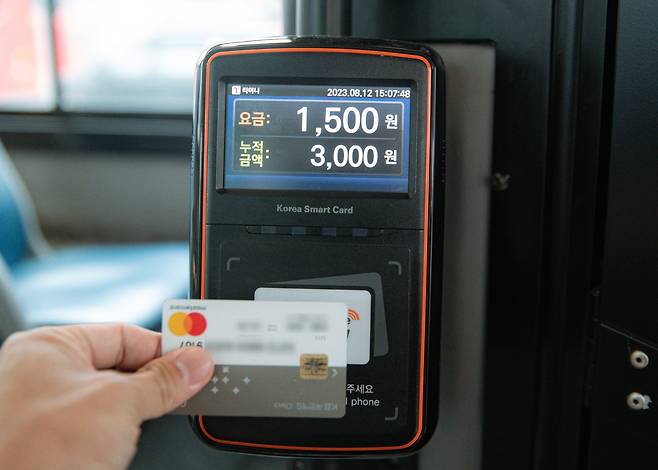 통상임금 판결에 따른 대책으로 버스요금 인상도 일부에서 제기된다. 뉴스1
