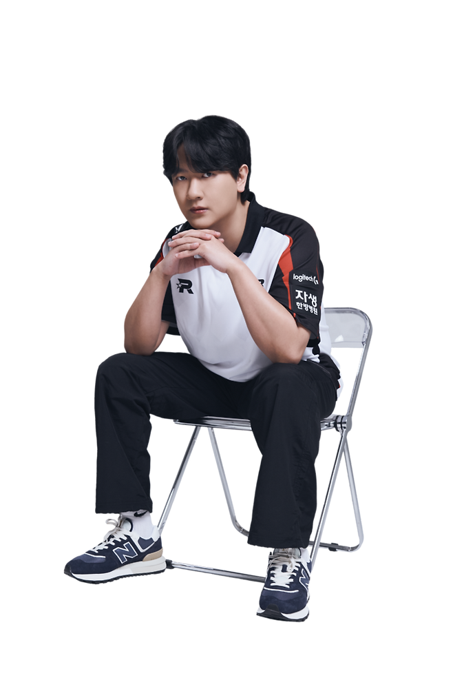 김정민이 29일 서울 잠실DN콜로세움에서 열린 2025 FSL 스프링 D조 최종전에서 장재근을 2-1로 이겼다. 사진 | 넥슨