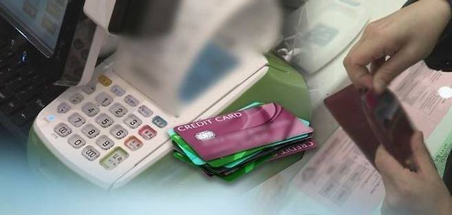 올해 1분기 카드 사용액이 법인을 중심으로 지출이 늘며 완만한 증가세를 이어간 것으로 나타났다. ⓒ연합뉴스