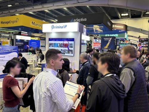 RSAC2025 참관객들이 Criminal IP의 주요 기능과 연동 구조에 대해 설명을 듣고 있다. (제공=AI스페라)