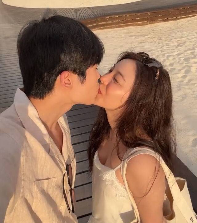 가수 에일리와 배우 출신 사업가 최시훈/에일리 소셜미디어