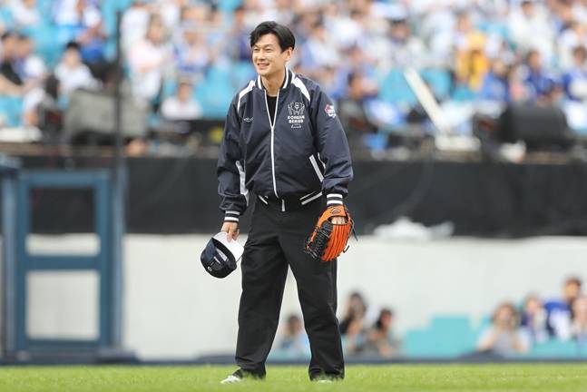 지난 2024년 10월 26일 한국시리즈 4차전에 시구자로 나선 구본길. /사진=삼성 라이온즈 제공