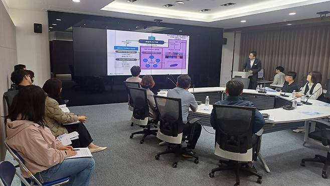 제주도가 지난달 30일 '제주 빅데이터 플랫폼 데이터 및 시각화 서비스 구축사업' 착수보고회를 열고 있다.ⓒ제주도 제공