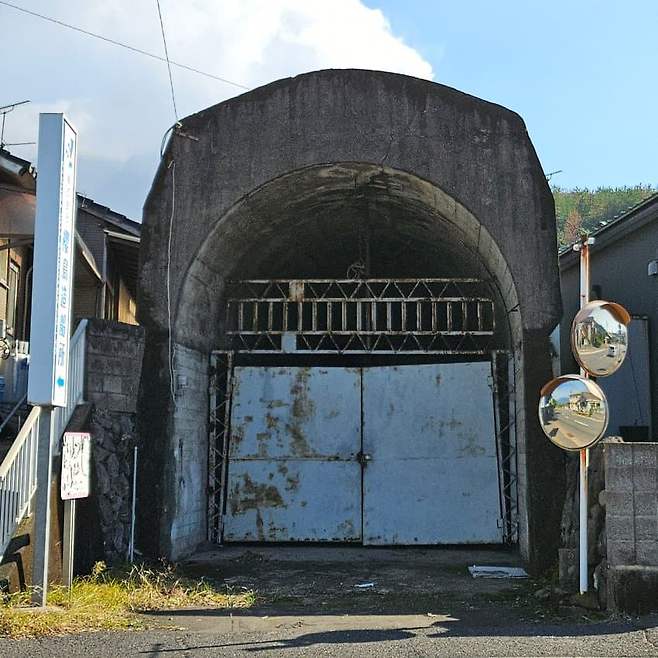 28b9d932da836ff238ee87e444877768ac90c2d45e15af5eadb34973ae9d631aadf261