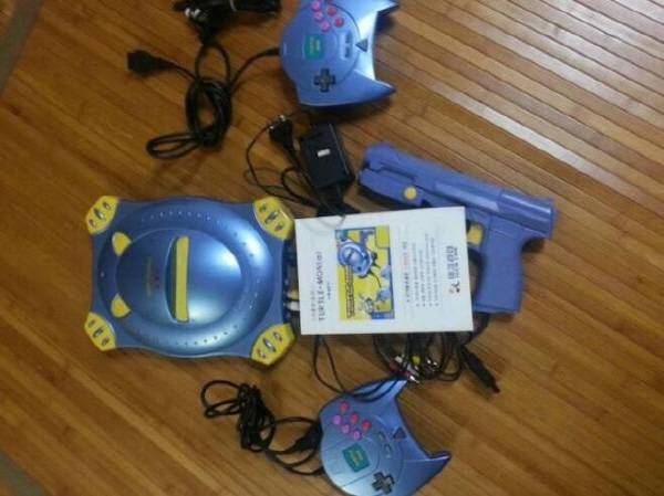 테크라인의 거북이! 총을 탑재한 패미콤 게임기!