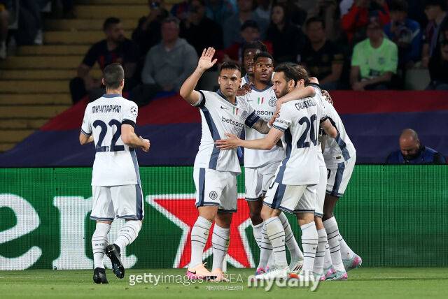 득점에 성공한 후 함께 기뻐하는 인테르 밀란 선수들. /게티이미지코리아