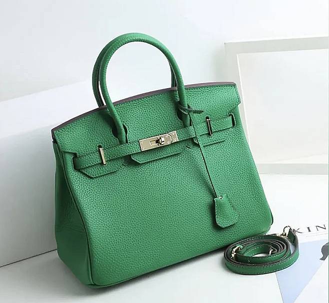 미국 월마트에서 약 11만원에 판매한 에르메스 버킨백의 ‘듀프’ 상품. ‘워킨백’으로 불리며 젊은 층에게 선풍적 인기를 끌었다. 월마트 홈페이지 캡처