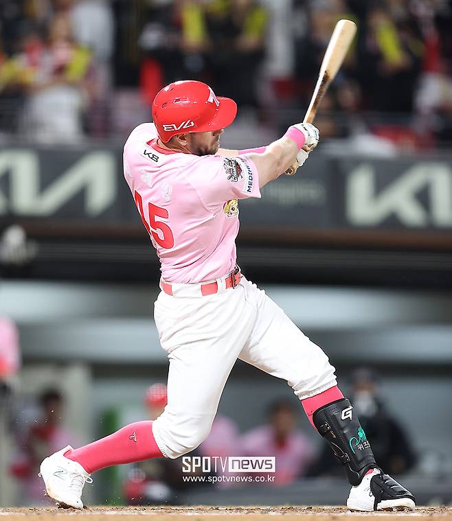 ▲ 위즈덤은 올해 리그 최고의 타자 중 하나지만, 타선에서의 시너지 효과 체감은 생각보다 덜하다 ⓒ곽혜미 기자