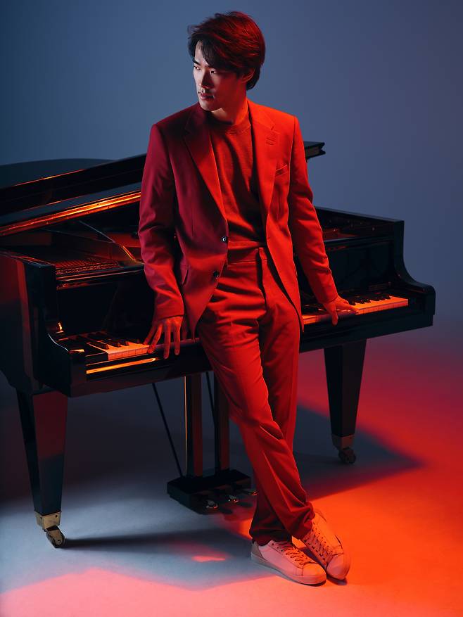 브루스 리우는 오는 11일 내한 공연에서 러시아 피아니즘의 정수를 선보일 예정이다. ⓒChristoph Koestlin(마스트미디어 제공)