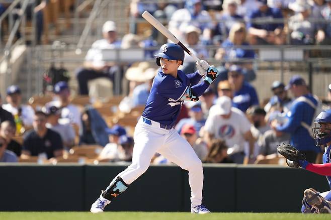 '혜성이 빅리그로 향했다(The Comet is headed to the big league)'
특유의 성실함과 긍정적인 태도로 기다렸더니 마침내 짜릿한 영광의 순간이 찾아왔다. 김혜성(26)이 드디어 '메이저리거의 꿈'을 이뤄냈다.
LA다저스가 4일 오전(이하 한국시각) 마이너리그 트리플A 오클라호마시티 코메츠에서 뛰고 있던 내야수 김혜성은 빅리그로 콜업했다고 발표했다.
<저작권자(c) 연합뉴스, 무단 전재-재배포, AI 학습 및 활용 금지>