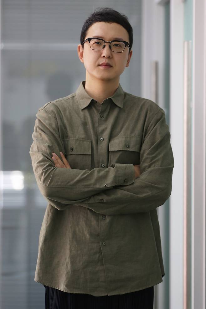 송희구 작가 (서울=연합뉴스) 강민지 기자 = 송희구 작가가 지난 28일 서울 강남구 바로엔터테인먼트에서 연합뉴스와 인터뷰를 하고 있다. 2025.5.4
mjkang@yna.co.kr