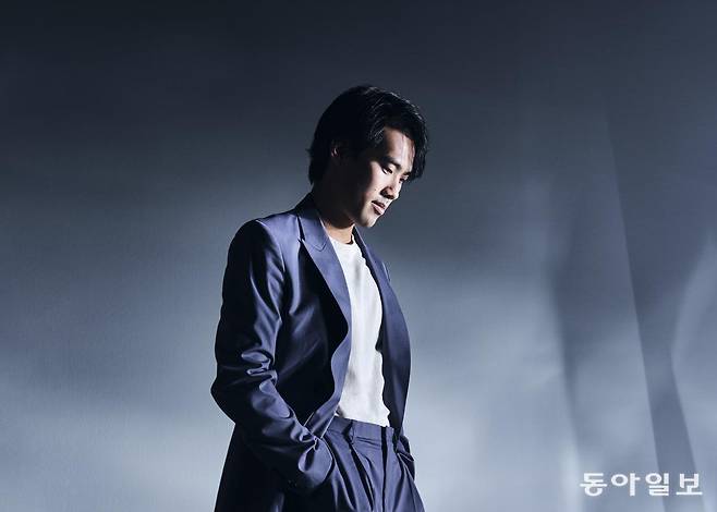 2021년 쇼팽 국제 피아노 콩쿠르 우승자인 캐나다 피아니스트 브루스 리우.