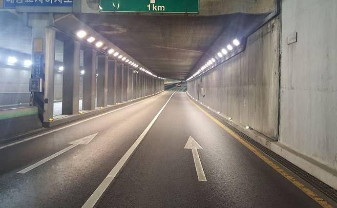 대구공공시설관리공단이 도청교 지하차도를 포함한 3개 구간에서 터널조명등 교체 공사를 실시한다. 대구공공시설관리공단 제공