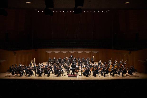 광주시립교향악단이 오는 30일 광주예술의전당 대극장에서 5·18민주화운동 45주년을 기념한 공연 ‘형제들’을 무대에 올린다. 지난 4월 펼쳐진 ‘2025 교향악축제 프리뷰’의 모습. <광주시립교향악단 제공>