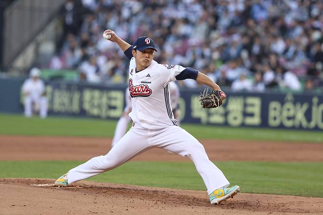 두산 최원준이 25일 서울 잠실구장에서 열린 2025 KBO리그 정규시즌 롯데전서 역투하고 있다. 사진 | 두산 베어스