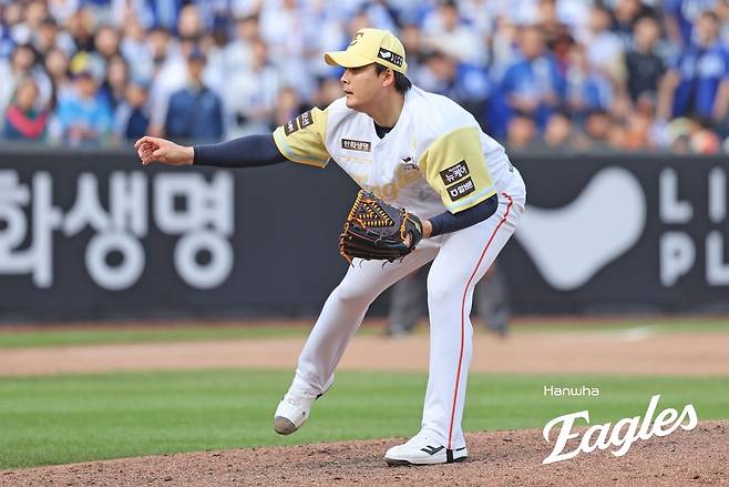 한화 한승혁이 6일 대전 한화생명 볼파크에서 열린 삼성전에 등판해 역투하고 있다. 한화 이글스 제공