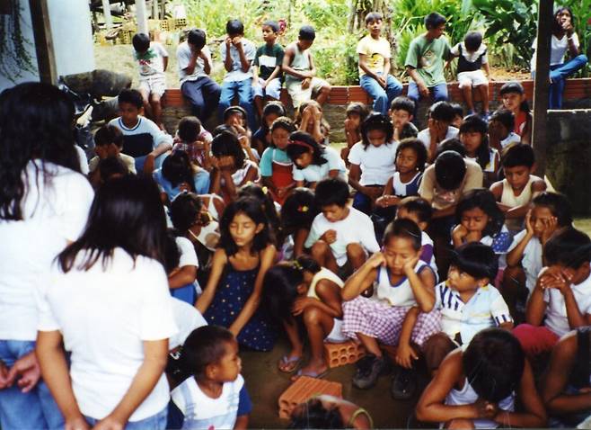 브라질 아마존 지역 주민과 어린이들을 대상으로 연 CWM전도집회 모습. CWM 제공