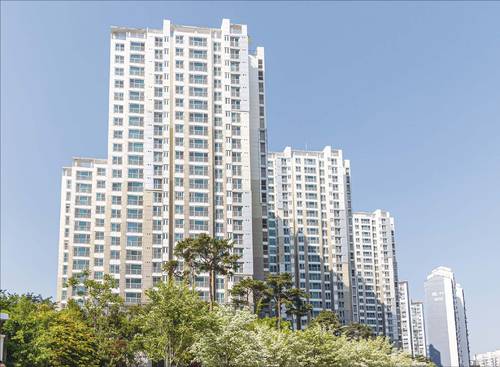 광진구 랜드마크 단지로 꼽히는 광장동 힐스테이트 전용 84㎡는 지난 3월 22억원에 거래되며 신고가를 기록했다. (윤관식 기자)