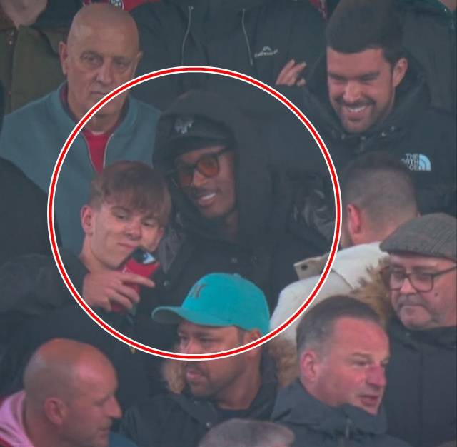 관중석에서 소속팀 노팅엄 포레스트를 응원한 칼럼 허드슨 오도이. /사진=노팅엄 포레스트 SNS