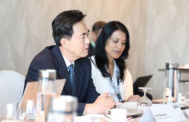 싱가포르 EP100 원탁회의에서 발언하고 있는 김태흠 충남지사./충남도 제공