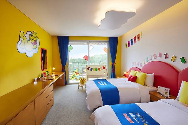 롤링힐스 호텔 ‘하리보 컨셉룸’ / 사진=롤링힐스 호텔