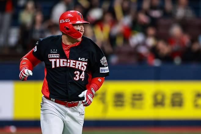 ▲ KIA 타선의 버팀목으로 활약하고 있는 최형우 ⓒKIA타이거즈