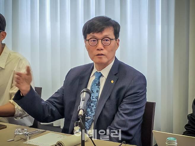 이창용 한은 총재는 5일(현지시간) 오전 아시아개발은행(ADB) 연차 총회 참석차 방문한 이탈리아 밀라노에서 국내 기자단과 간담회를 가졌다.(사진= 한국은행)