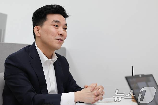 김재승 성균관대 부교수가 30일 서울 종로구 성균관대학교 교수회관에서 대선 기획 ‘3040, 차기 정부에 바란다’ 인터뷰를 하고 있다. 2025.4.30/뉴스1 ⓒ News1 허경 기자