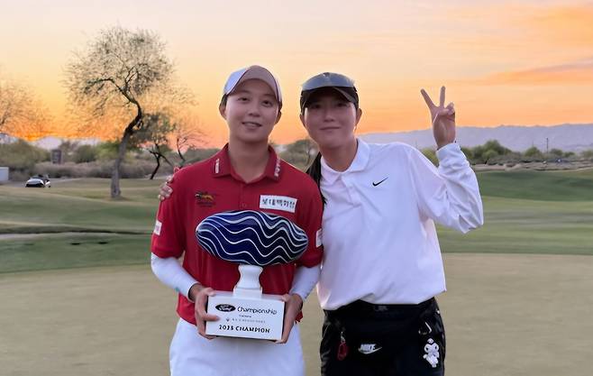 심서연(오른쪽)과 미국여자프로골프(LPGA) 투어에서 활약 중인 김효주. (심서연 제공)