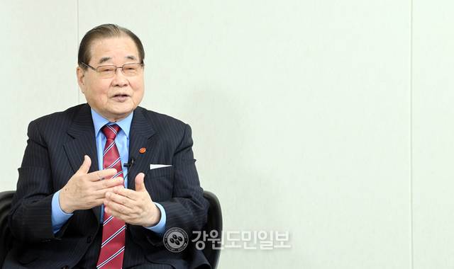 ▲ 이종찬 광복회장이 9일 강원도민일보 스튜디오에서 인터뷰를 하고 있다. 서영 기자