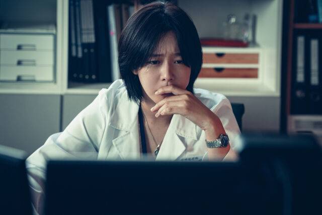 영화 '거룩한 밤: 데몬 헌터스' 스틸컷/롯데엔터테인먼트