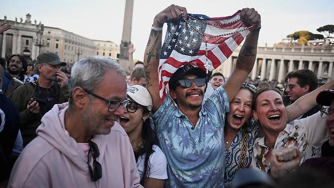 레오 14세는 미국인 최초로 교황에 선출됐다