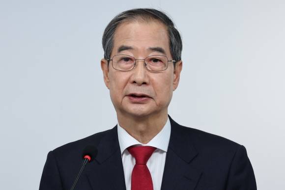 국민의힘에 입당한 한덕수 대선 예비후보가 10일 서울 여의도 중앙당사에서 현안 관련 긴급 기자회견을 하고 있다. 2025.5.10 뉴스1