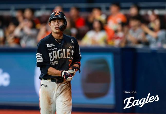 한화 심우준이 10일 고척 키움전에서 그라운드를 나오고 있다. /사진=한화 이글스 제공