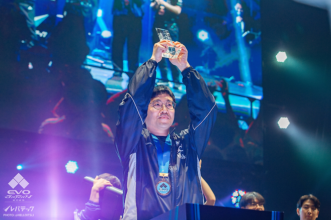 '무릎' 배재민(사진=EVO SNS)