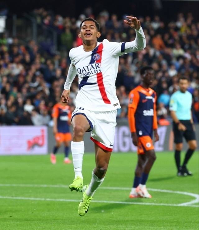 세니 마율루의 골 세리머니. /사진=PSG SNS