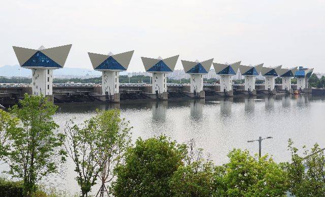 부산 사하구 낙동강하굿둑. 정종회 기자 jjh@