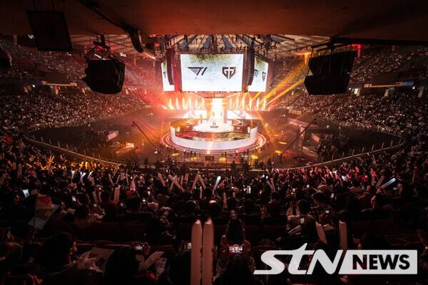 지난해 열린 T1과 젠지의 '2023 LCK 스프링' 결승전 전경/ 사진┃LCK 제공.