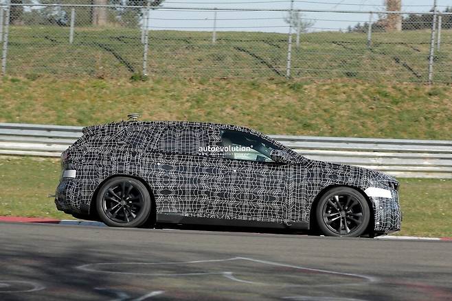 사진 : BMW iX3 풀체인지 테스트카 (출처=Autoevolution)