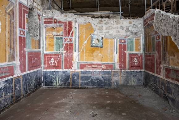 ‘헬레와 프릭소스’에서 발견된 벽화. Pompeii Archaeological Park
