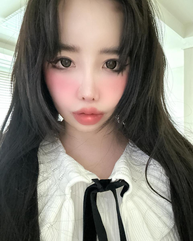 사잔 | 박봄 SNS