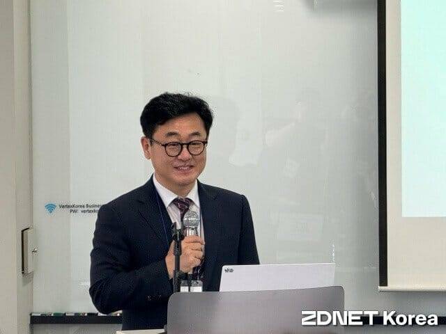 구태언 변호사가 개회사를 낭독하고 있다