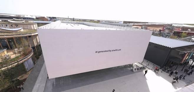 '2025 오사카·간사이 세계엑스포(만국박람회)'가 열리고 있는 유메시마 엑스포장 내 한국관 외벽에 설치된 미디어 파사드. 사진=이지위드